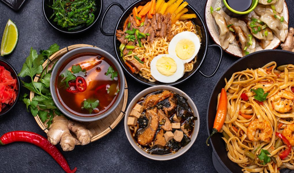 Ustensiles de cuisine pour une cuisine asiatique authentique