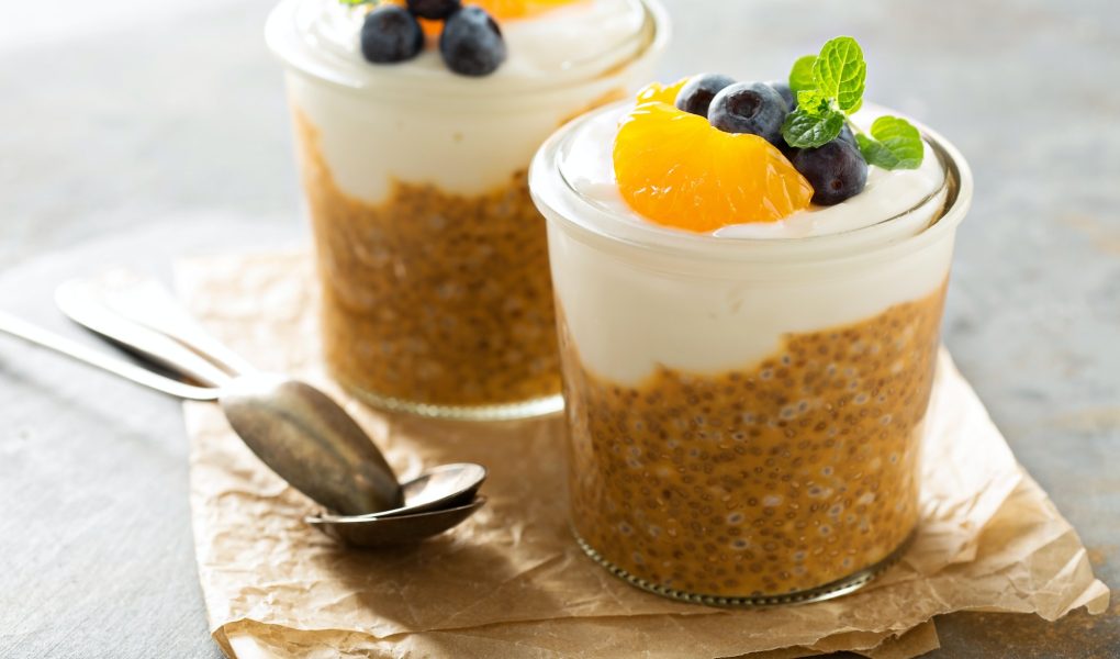 Pudding de chia à la noix de coco et aux baies