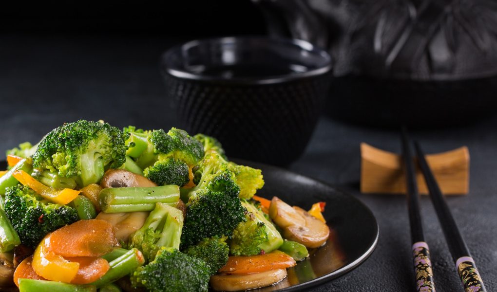 Poêlée de légumes d'été avec balsamique réduit